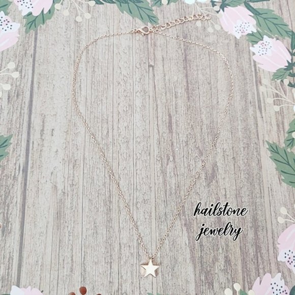 Star Necklace (Gold) - Picture 5 of 6
